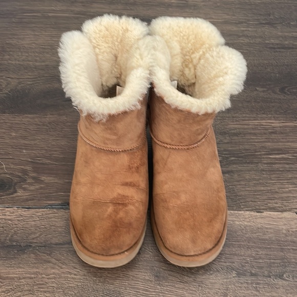 Womens Ugg Bailey Bow boots - Picture 4 of 5